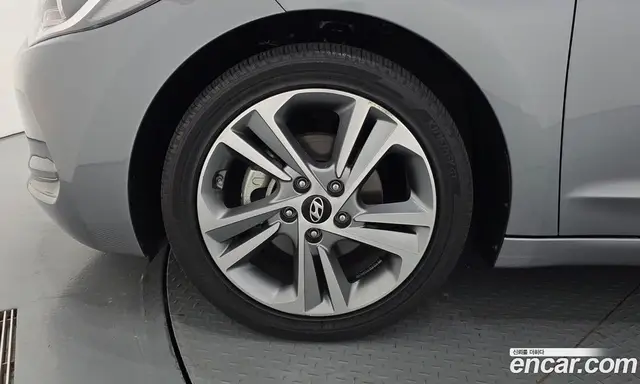 Hyundai Avante 2018 1.6 автомат (гидро), миниатюра 5