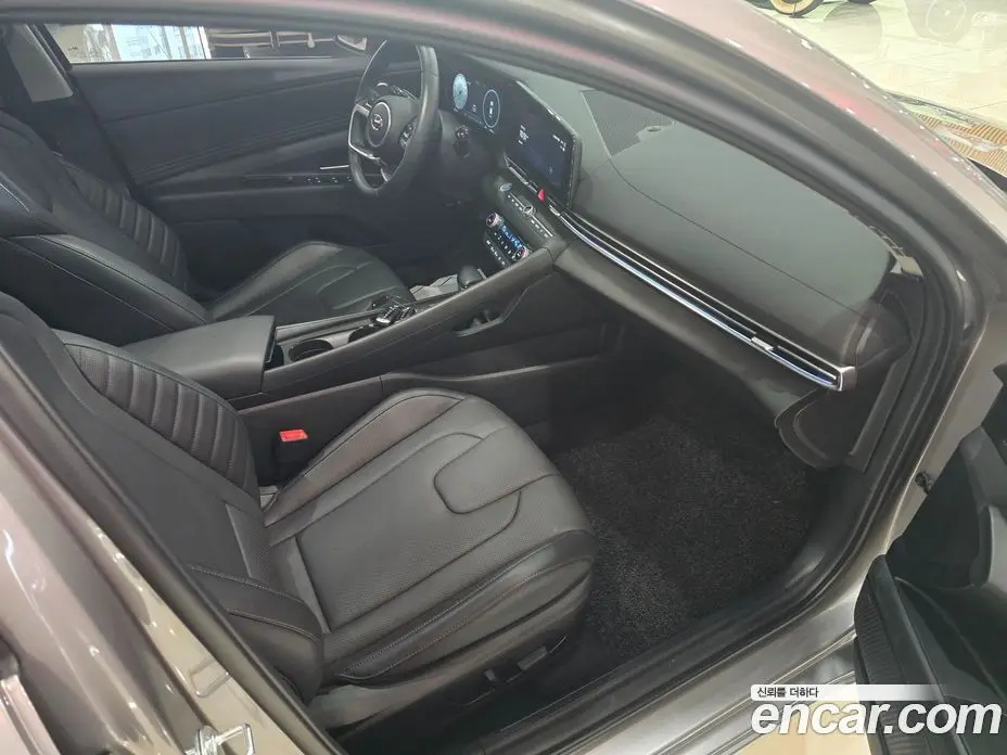 Hyundai Avante 2023 1.6 автомат (гидро), фото 11