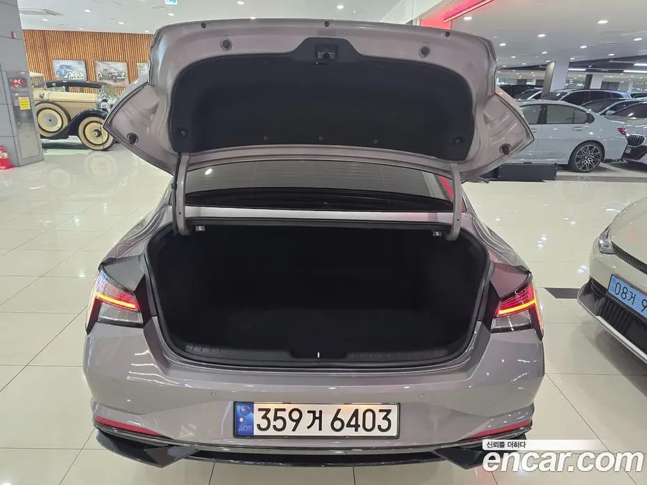 Hyundai Avante 2023 1.6 автомат (гидро), фото 8