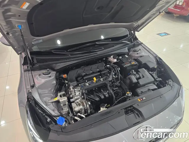 Hyundai Avante 2023 1.6 автомат (гидро), миниатюра 10