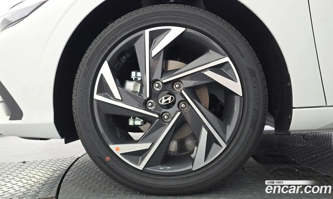 Hyundai Avante 2026 1.6 автомат (гидро), фото 5