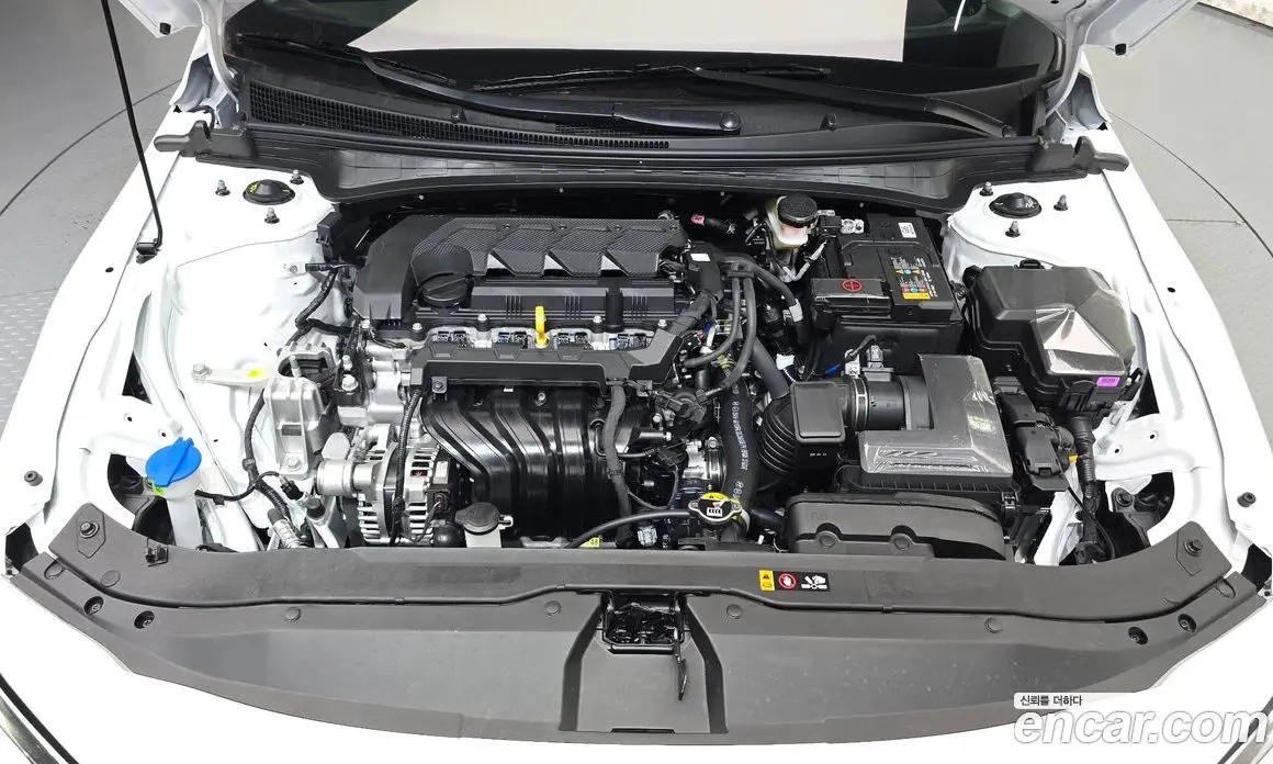 Hyundai Avante 2026 1.6 автомат (гидро), фото 6