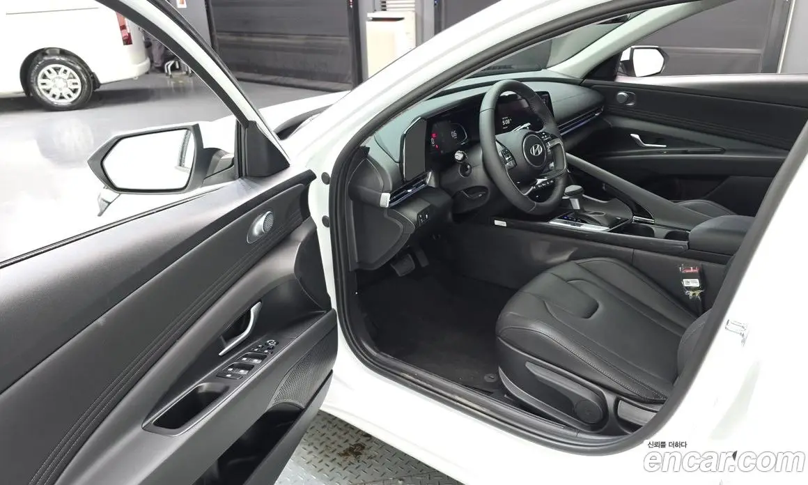 Hyundai Avante 2026 1.6 автомат (гидро), фото 10