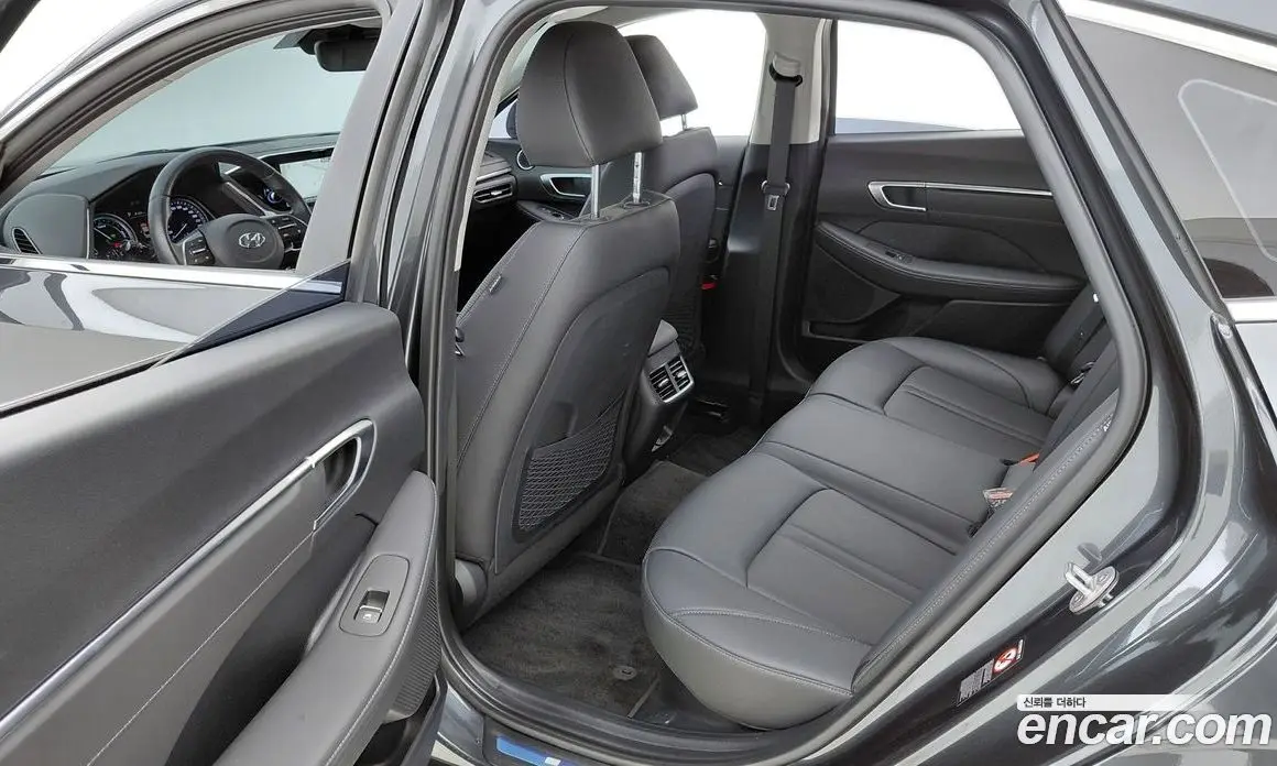 Hyundai Sonata 2023 2.0 автомат (гидро), фото 12