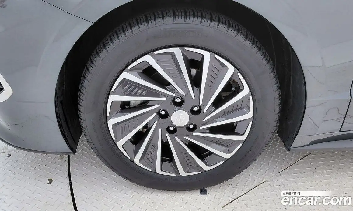 Hyundai Sonata 2023 2.0 автомат (гидро), фото 5