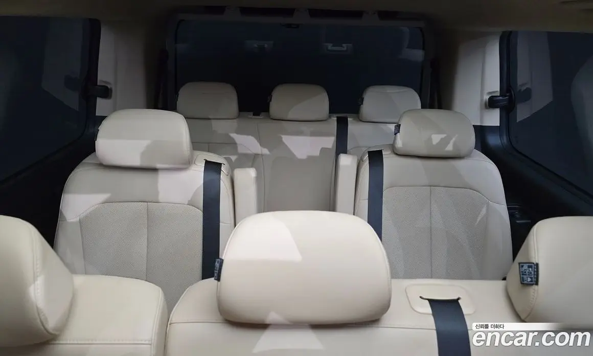 Hyundai Staria 2024 3.5 автомат (гидро), фото 13