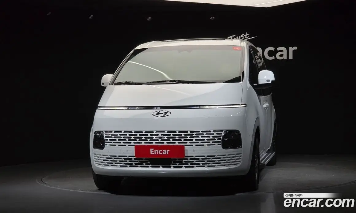 Hyundai Staria 2024 3.5 автомат (гидро), фото 3