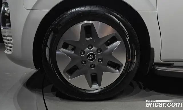 Hyundai Staria 2024 3.5 автомат (гидро), миниатюра 5