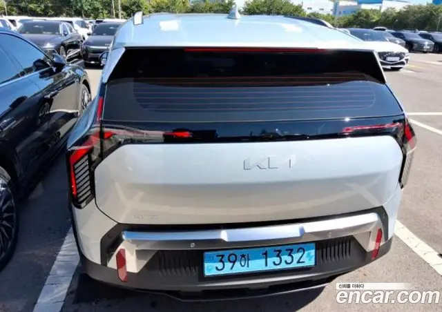 Kia EV3 2026 1.0 автомат (гидро), миниатюра 3 Kia EV3 2026 1.0 автомат (гидро), миниатюра 3