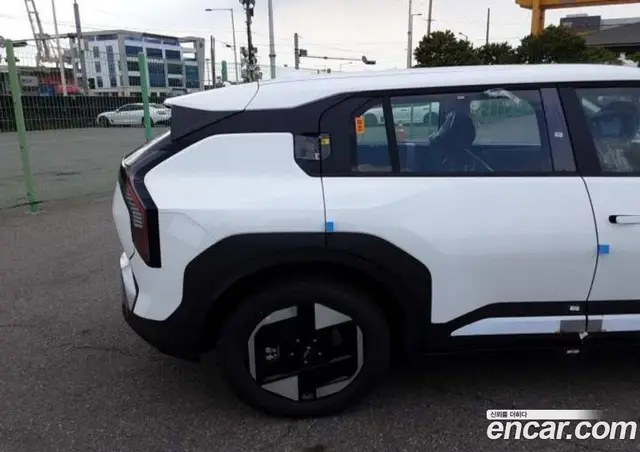 Kia EV3 2026 1.0 автомат (гидро), миниатюра 6 Kia EV3 2026 1.0 автомат (гидро), миниатюра 6