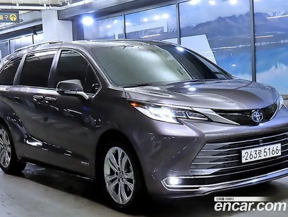 Toyota Sienna 2021 2.5 автомат (гидро), фото 1 Toyota Sienna 2021 2.5 автомат (гидро), фото 1