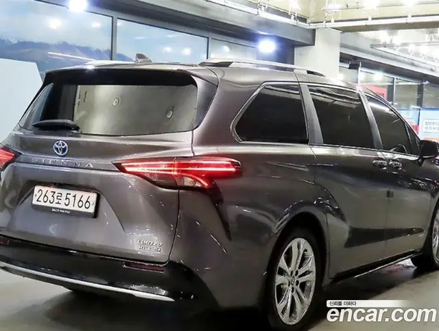 Toyota Sienna 2021 2.5 автомат (гидро), миниатюра 4 Toyota Sienna 2021 2.5 автомат (гидро), миниатюра 4