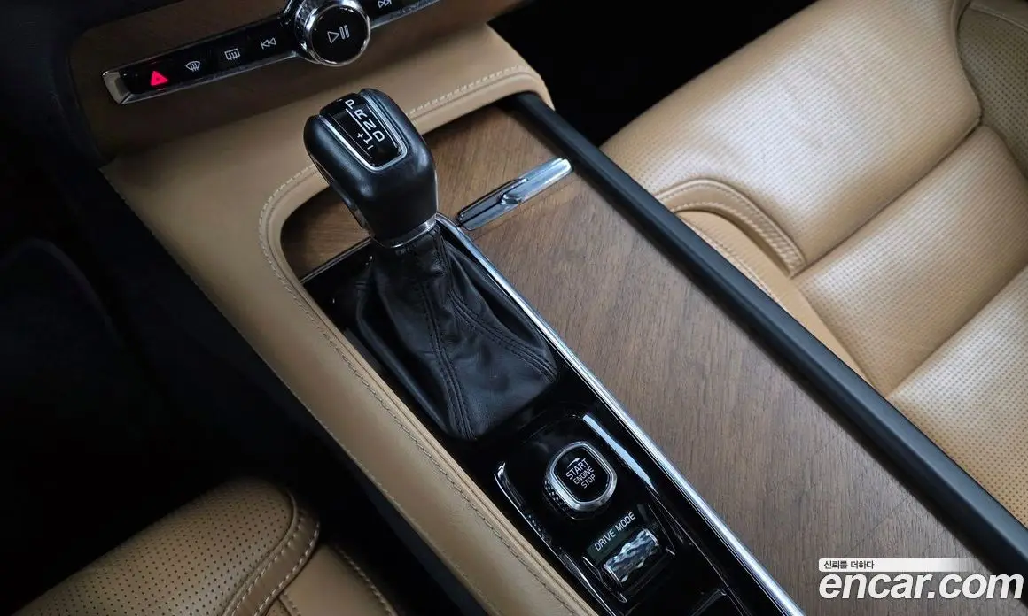 Volvo XC90 2018 2.0 автомат (гидро), фото 9 Volvo XC90 2018 2.0 автомат (гидро), фото 9
