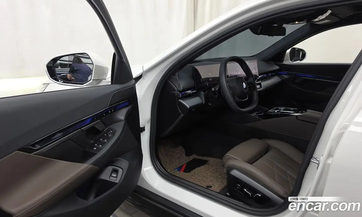 BMW 5 серия 2025 2.0 автомат (гидро), фото 10 BMW 5 серия 2025 2.0 автомат (гидро), фото 10