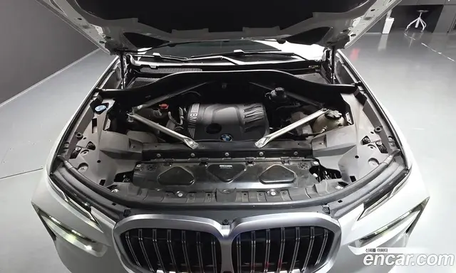 BMW X7 2023 3.0 автомат (гидро), миниатюра 6