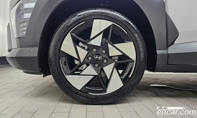 Hyundai Kona 2024 1.6 автомат (гидро), миниатюра 5