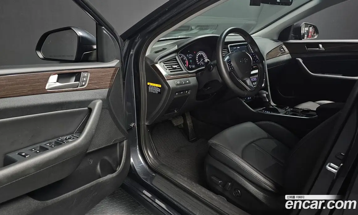 Hyundai Sonata 2018 2.0 автомат (гидро), фото 11 Hyundai Sonata 2018 2.0 автомат (гидро), фото 11