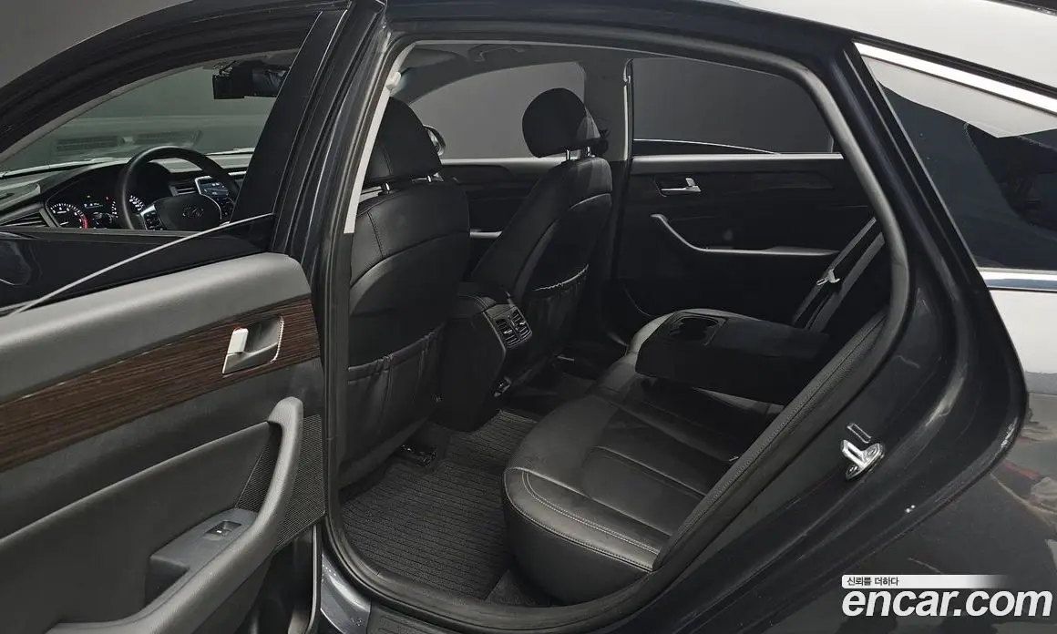 Hyundai Sonata 2018 2.0 автомат (гидро), фото 12 Hyundai Sonata 2018 2.0 автомат (гидро), фото 12
