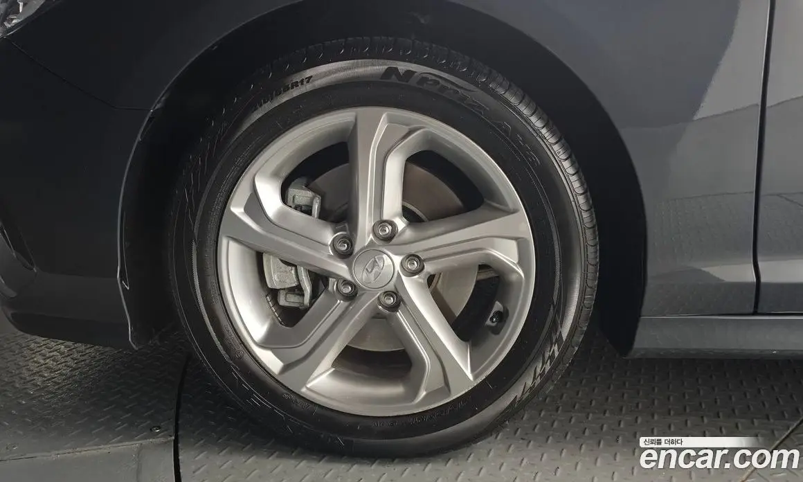 Hyundai Sonata 2018 2.0 автомат (гидро), фото 5 Hyundai Sonata 2018 2.0 автомат (гидро), фото 5