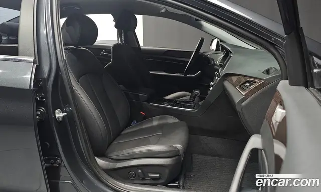 Hyundai Sonata 2018 2.0 автомат (гидро), миниатюра 10 Hyundai Sonata 2018 2.0 автомат (гидро), миниатюра 10