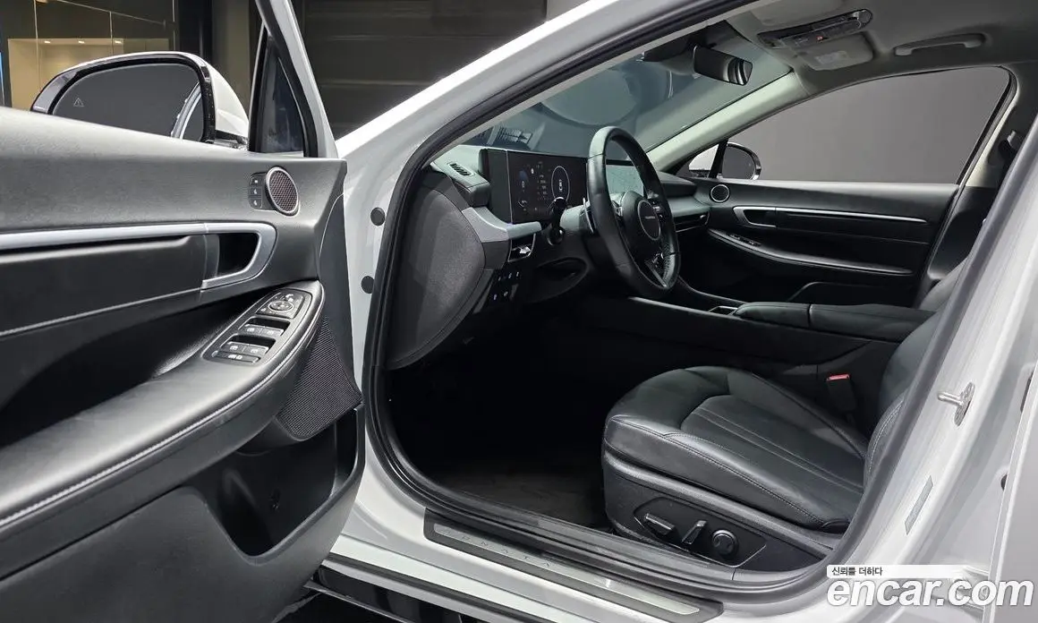 Hyundai Sonata 2023 2.0 автомат (гидро), фото 10