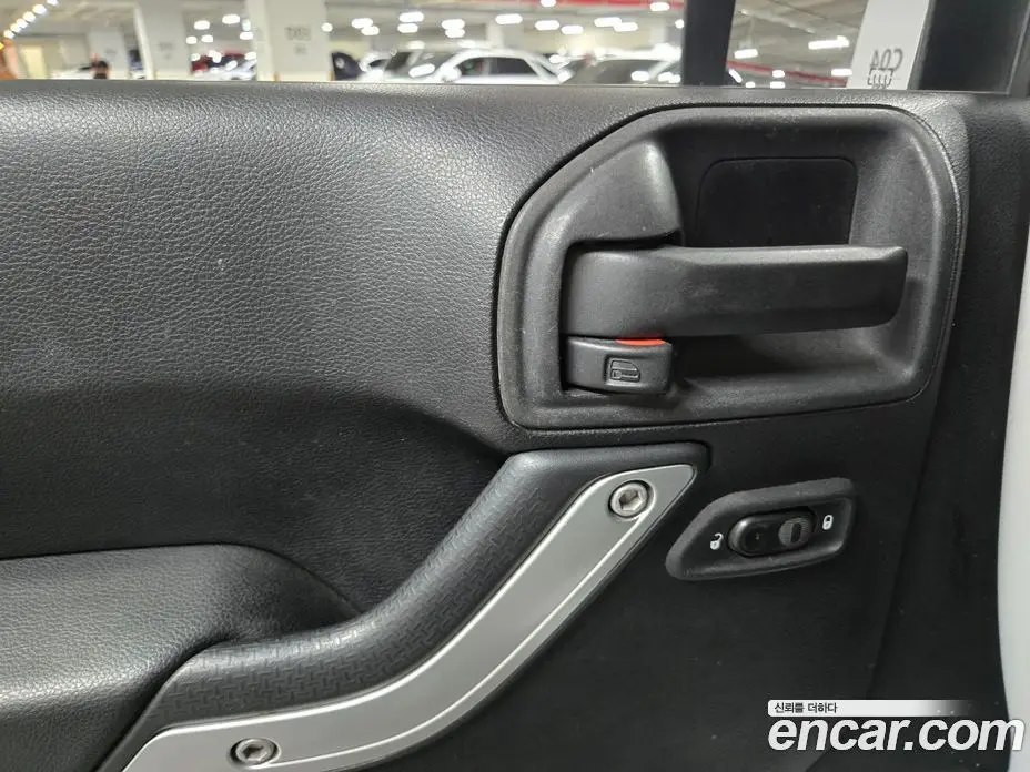 Jeep Wrangler 2012 2.8 автомат (гидро), фото 16 Jeep Wrangler 2012 2.8 автомат (гидро), фото 16