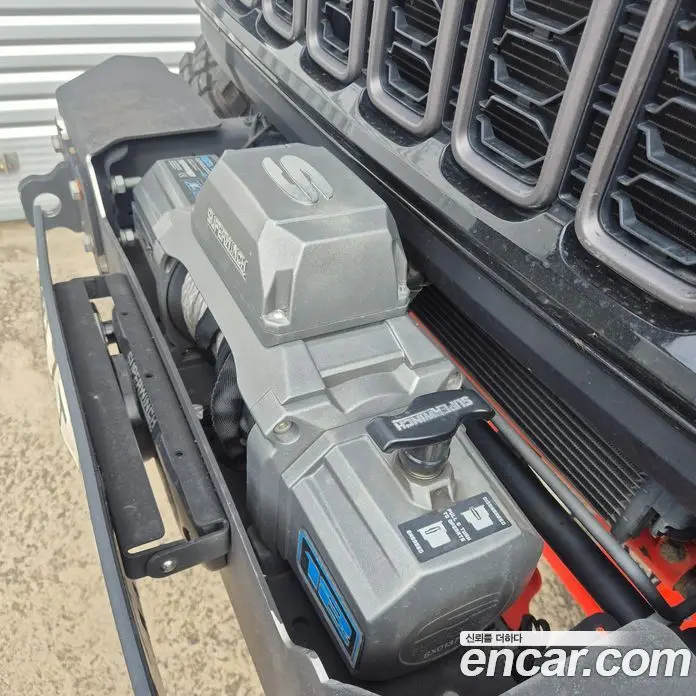 Jeep Wrangler 2024 2.0 автомат (гидро), фото 13