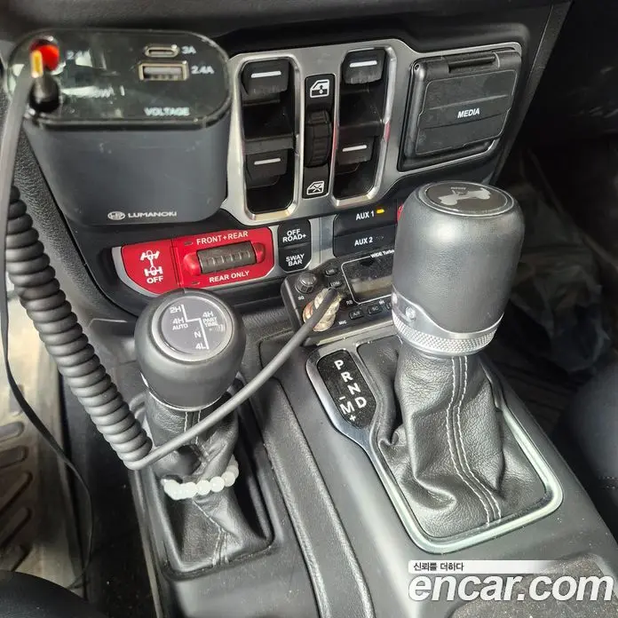 Jeep Wrangler 2024 2.0 автомат (гидро), фото 9