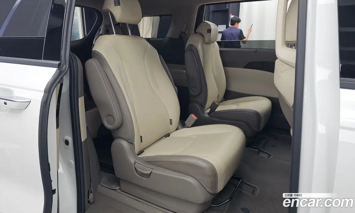 Kia Carnival 2020 2.2 автомат (гидро), фото 12