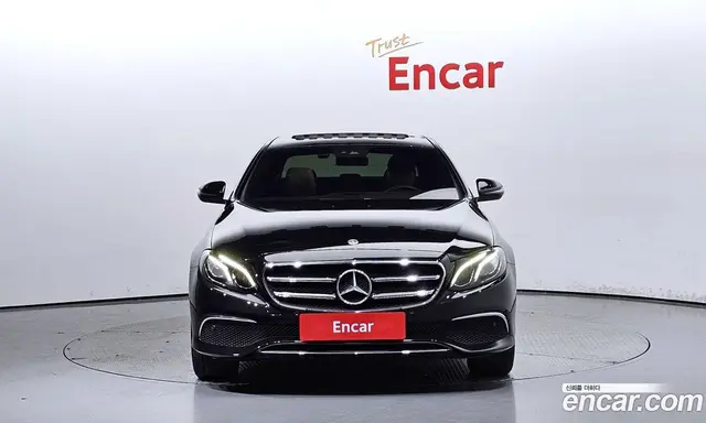 Mercedes-Benz E-Class 2019 2.0 автомат (гидро), миниатюра 3