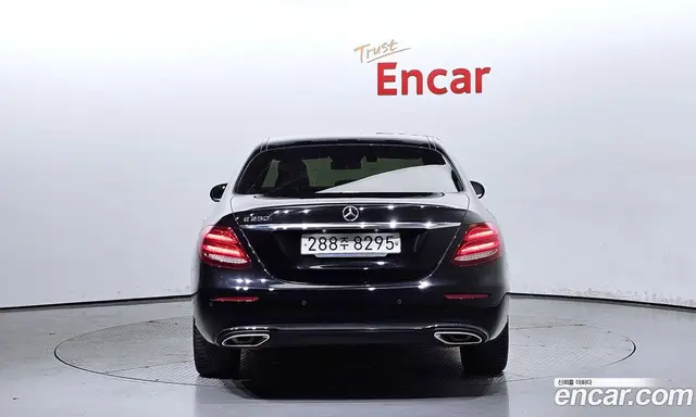 Mercedes-Benz E-Class 2019 2.0 автомат (гидро), миниатюра 4