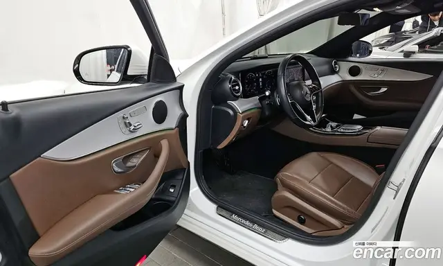 Mercedes-Benz E-Class 2020 2.0 автомат (гидро), миниатюра 10