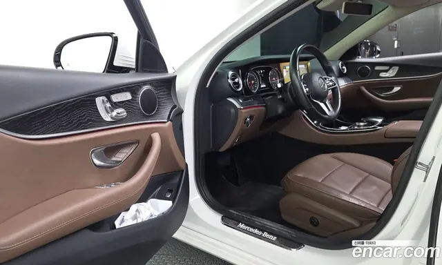 Mercedes-Benz E-Class 2020 1.9 автомат (гидро), миниатюра 10 Mercedes-Benz E-Class 2020 1.9 автомат (гидро), миниатюра 10