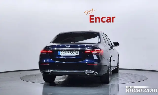 Mercedes-Benz E-Class 2021 2.0 автомат (гидро), миниатюра 4 Mercedes-Benz E-Class 2021 2.0 автомат (гидро), миниатюра 4