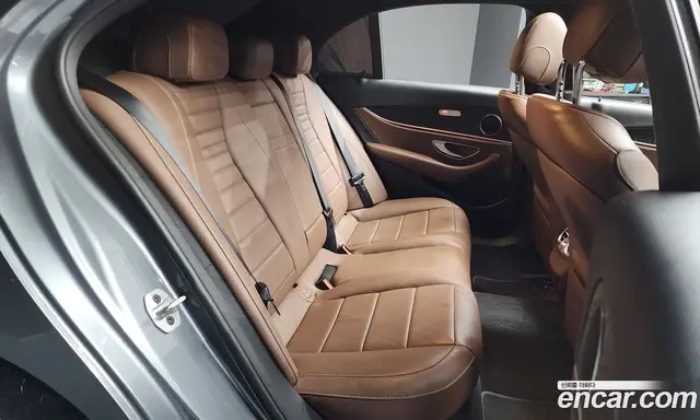 Mercedes-Benz E-Class 2022 2.0 автомат (гидро), миниатюра 12