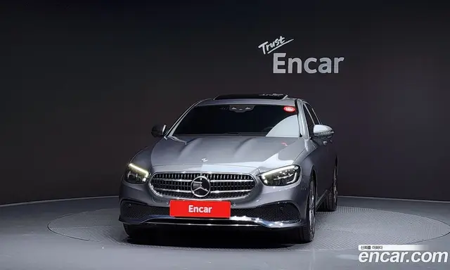 Mercedes-Benz E-Class 2022 2.0 автомат (гидро), миниатюра 3