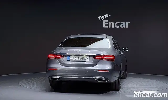Mercedes-Benz E-Class 2022 2.0 автомат (гидро), миниатюра 4