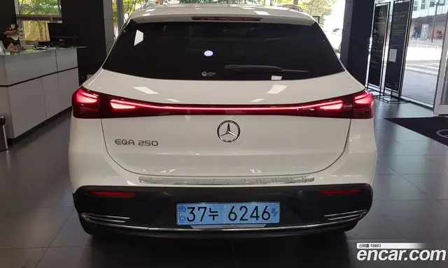 Mercedes-Benz EQA 2024 0.2 автомат (гидро), миниатюра 4