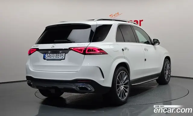 Mercedes-Benz GLE-Class 2023 2.0 автомат (гидро), миниатюра 2