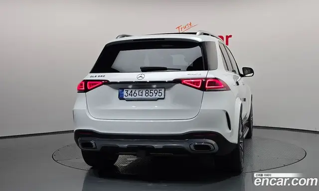 Mercedes-Benz GLE-Class 2023 2.0 автомат (гидро), миниатюра 4