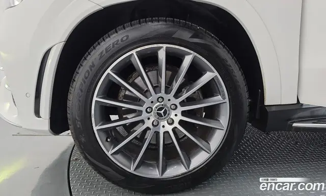 Mercedes-Benz GLE-Class 2023 2.0 автомат (гидро), миниатюра 5