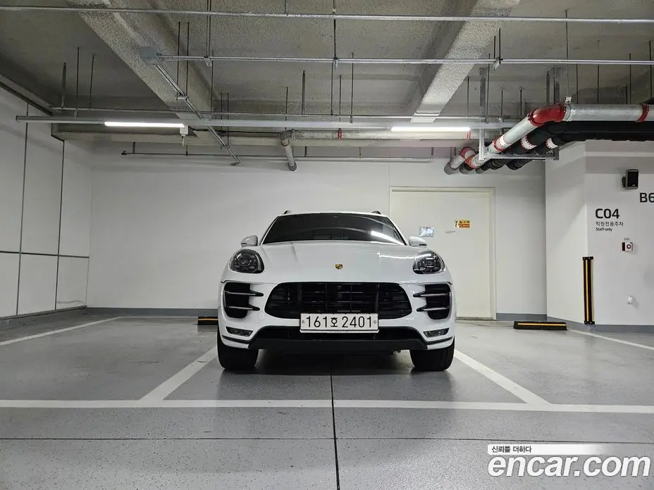 Porsche Macan 2017 3.6 автомат (гидро), фото 1 Porsche Macan 2017 3.6 автомат (гидро), фото 1