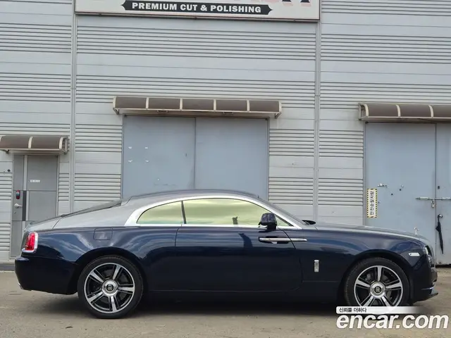 Rolls-Royce Wraith 2018 6.6 автомат (гидро), миниатюра 2