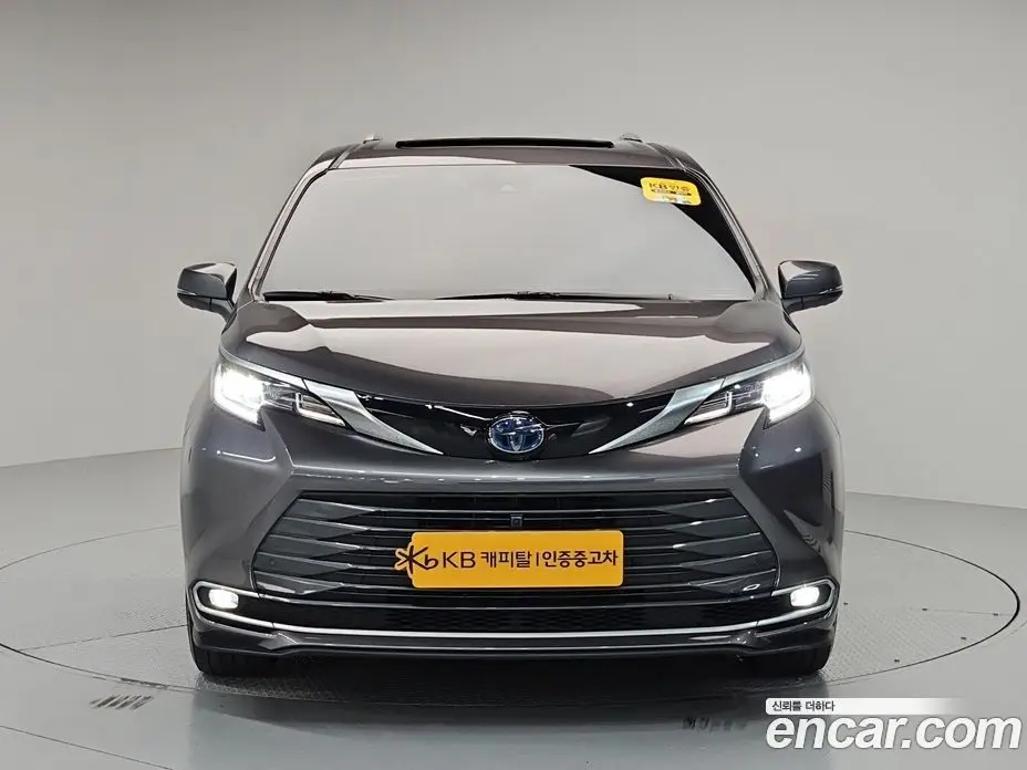 Toyota Sienna 2023 2.5 автомат (гидро), фото 1 Toyota Sienna 2023 2.5 автомат (гидро), фото 1