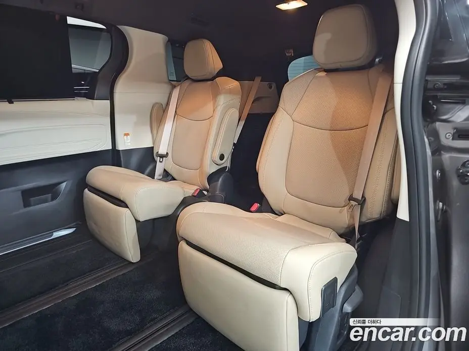 Toyota Sienna 2023 2.5 автомат (гидро), фото 19 Toyota Sienna 2023 2.5 автомат (гидро), фото 19