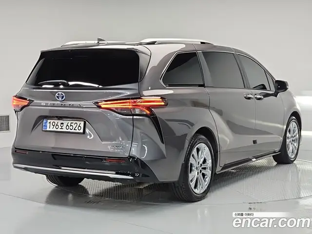 Toyota Sienna 2023 2.5 автомат (гидро), миниатюра 4 Toyota Sienna 2023 2.5 автомат (гидро), миниатюра 4