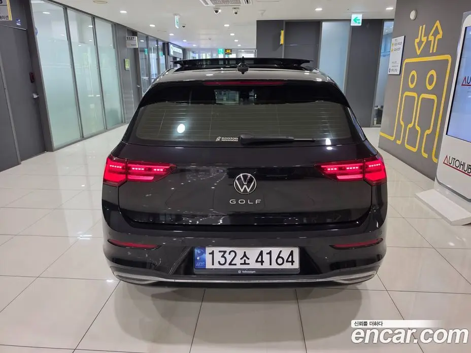 Volkswagen Golf 2023 2.0 автомат (гидро), фото 4 Volkswagen Golf 2023 2.0 автомат (гидро), фото 4