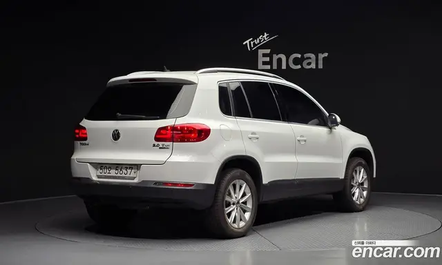 Volkswagen Tiguan 2014 2.0 автомат (гидро), миниатюра 2