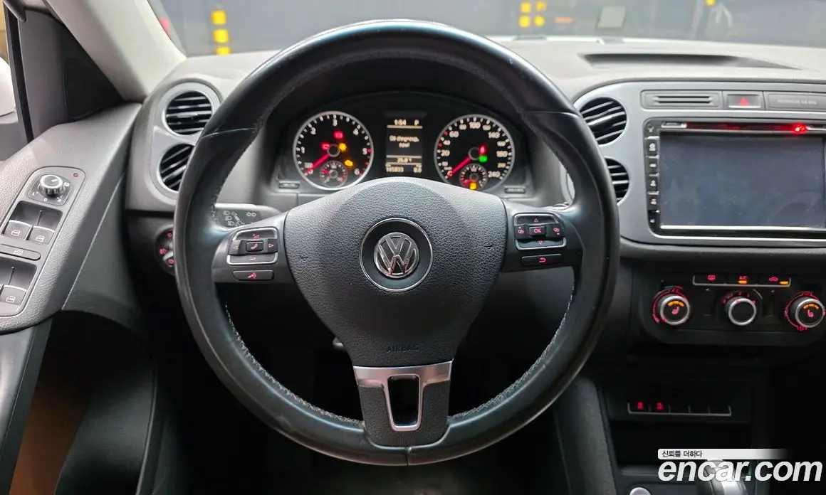 Volkswagen Tiguan 2014 2.0 автомат (гидро), фото 13