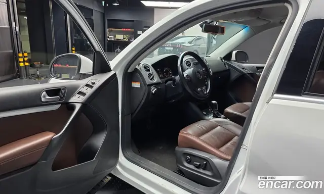 Volkswagen Tiguan 2014 2.0 автомат (гидро), миниатюра 10